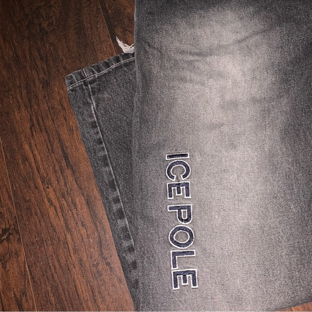 Jeans - Picture 8 of 9